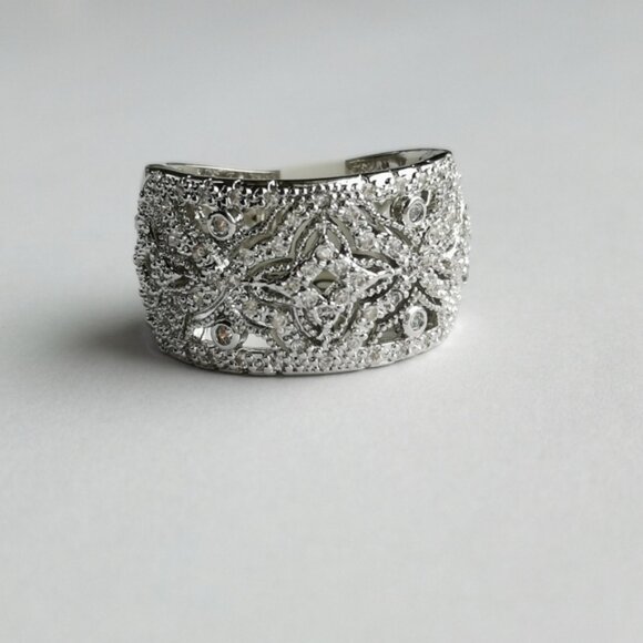 CZ Filigree Band Ring in 14k white gold overlay size 8 - Picture 6 of 7